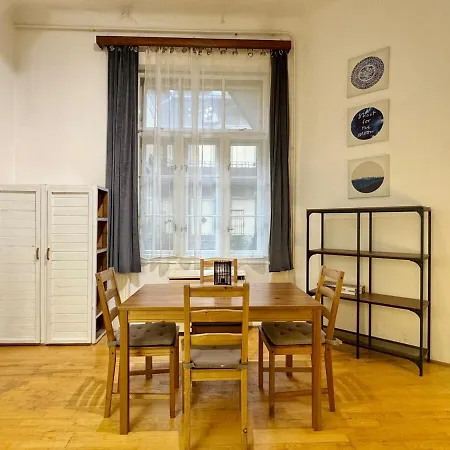 K16 Spacious 2br