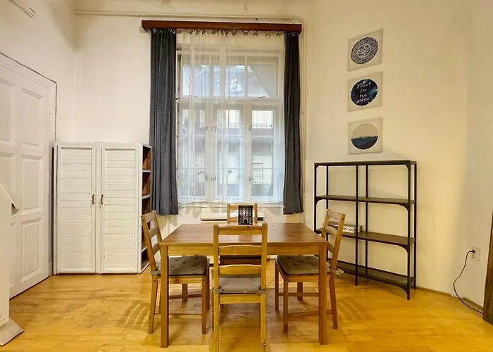 K16 Spacious 2br