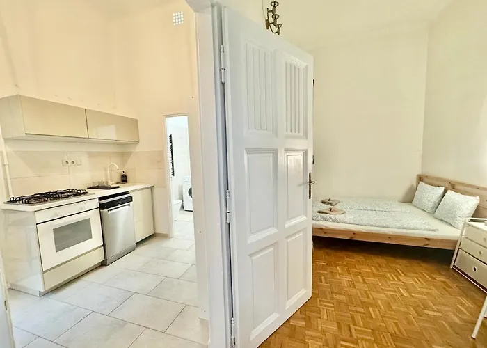 K16 Spacious 2br