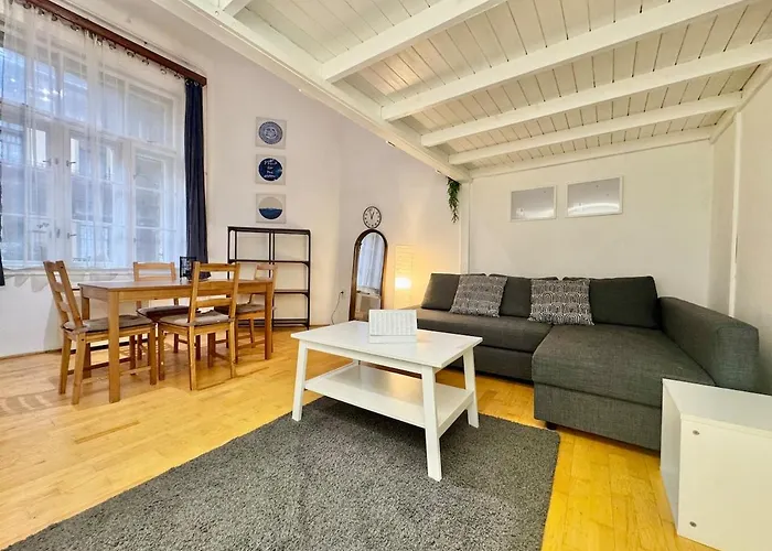 K16 Spacious 2br Apartment