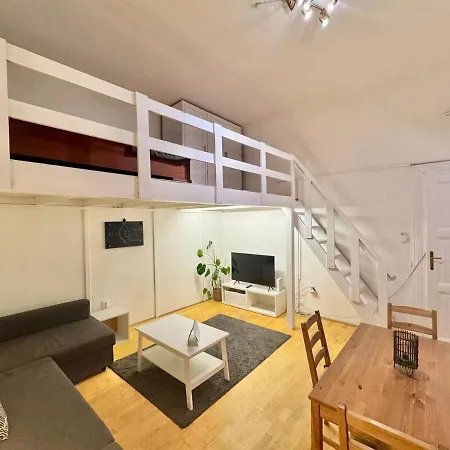 K16 Spacious 2br شقة بودابست