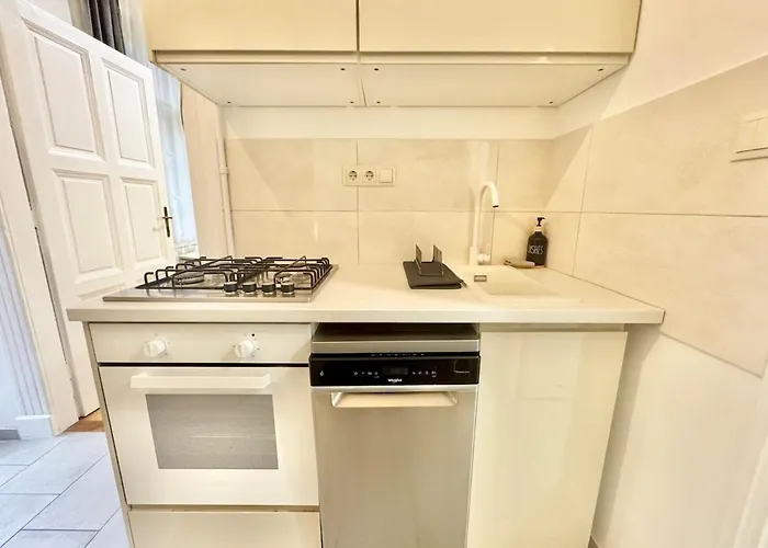 K16 Spacious 2br شقة بودابست